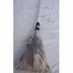 NO 5 FEATHER DUSTER WITH PLASTIC EXTENDABLE HANDLE